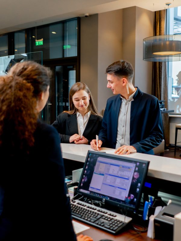Gestione clienti reception hotel